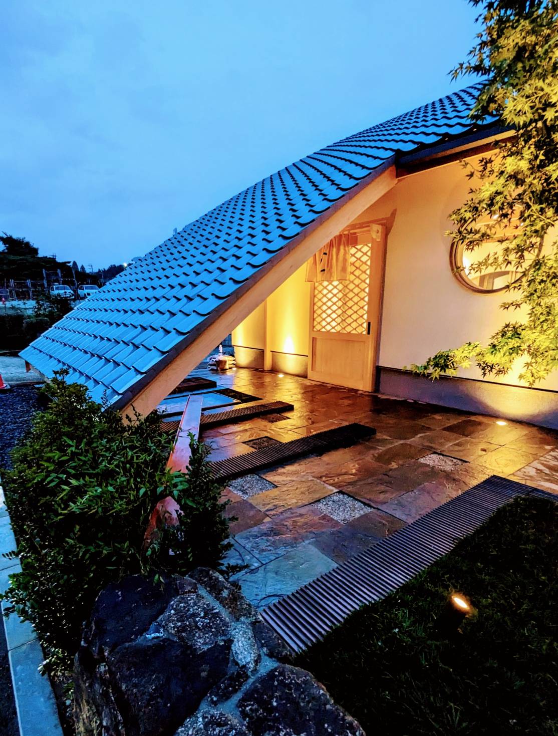 いぶしcafe 和風庭園 外構完成全景