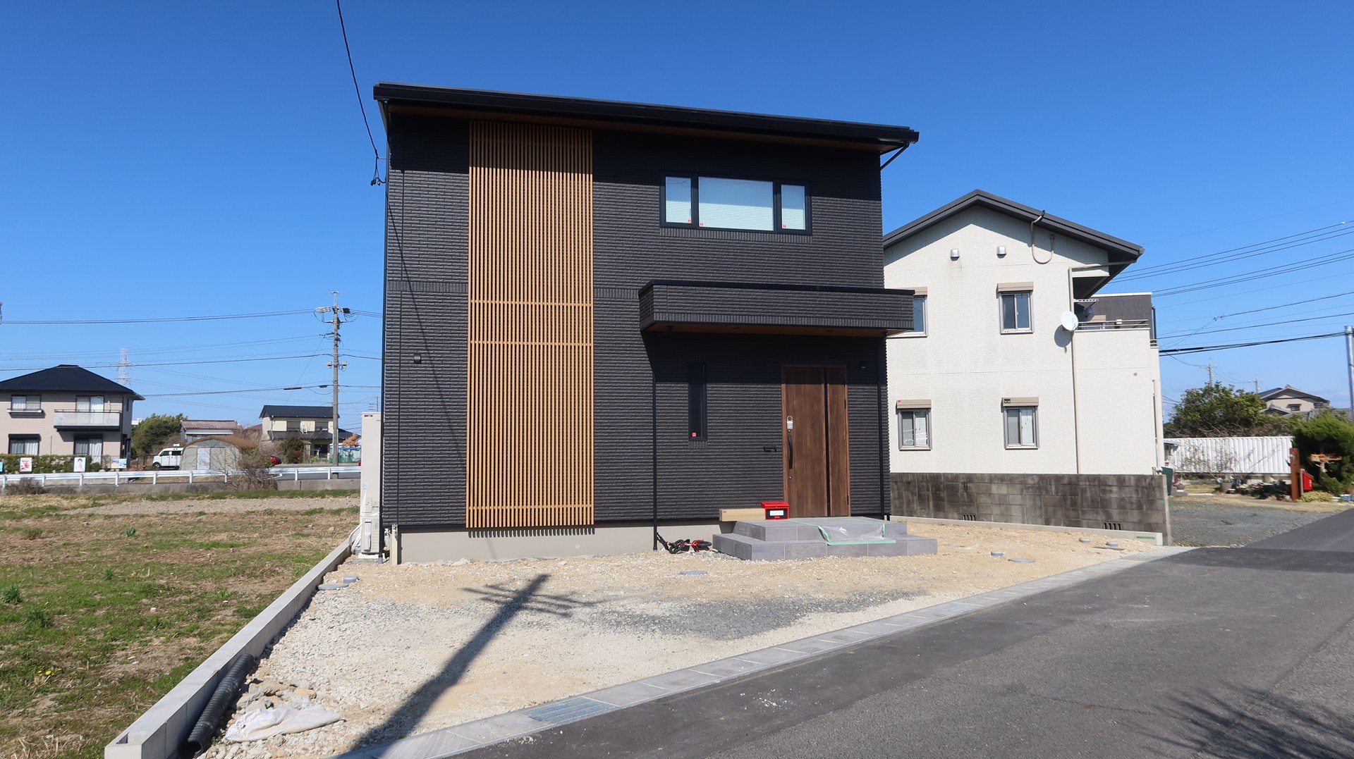 新築外構 施工前の建物正面状況