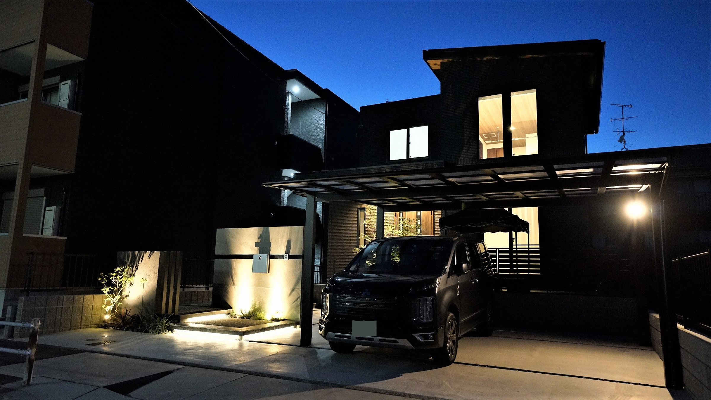 名古屋市中川区 新築外構 夜景全景2