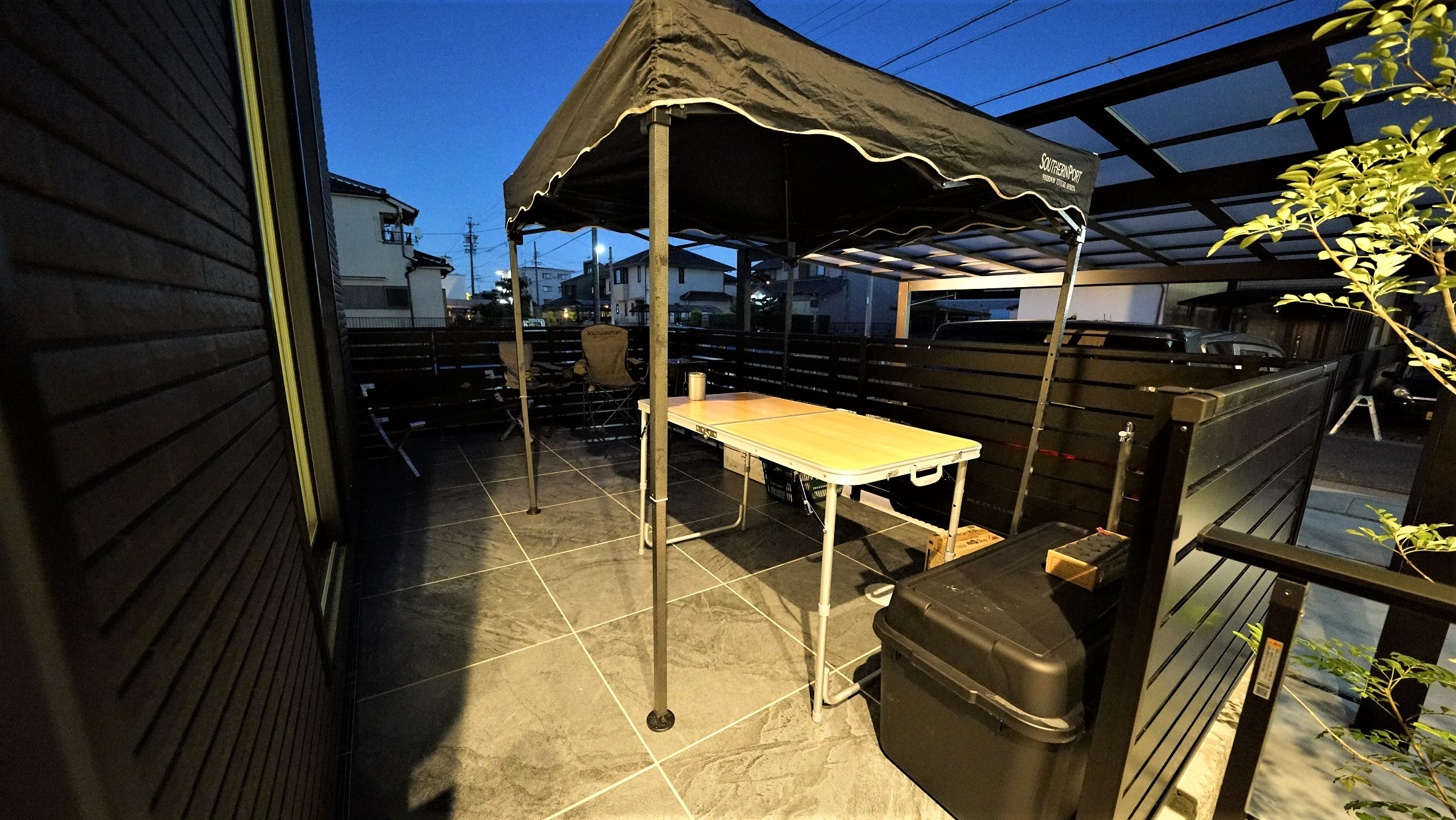 夜のサイド景観